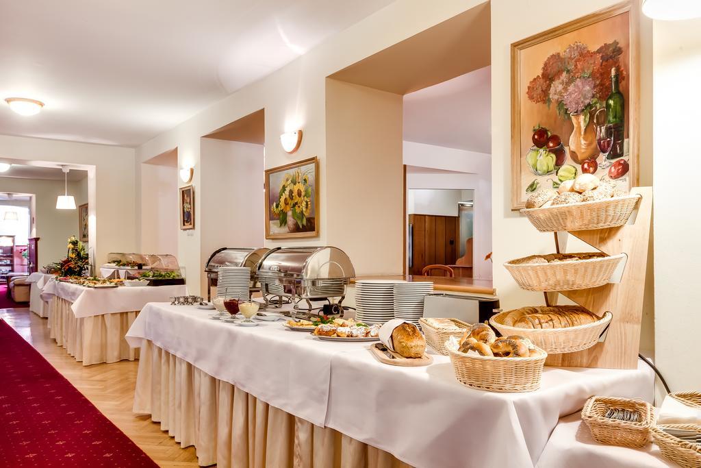 Hotel Konradowka Wellness & Spa - 300 Metrow Do Centrum Карпач Экстерьер фото